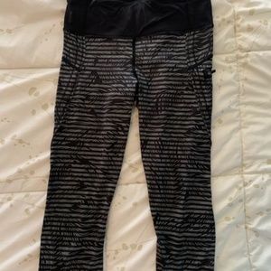 Lululemon Striped Palm Wunder Under Capri